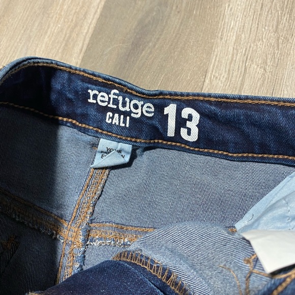 NWT Refuge “CALI” Jeans - Picture 7 of 7
